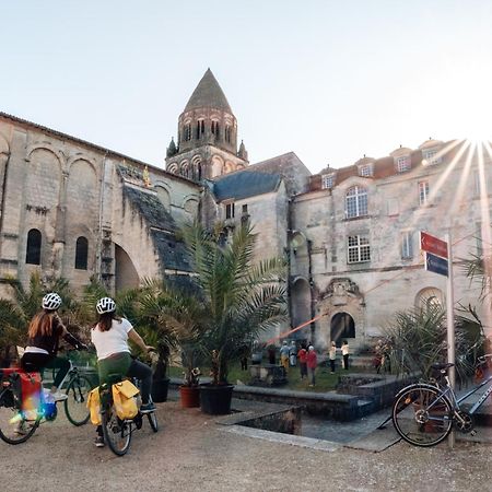 Les Chambres De L'Abbaye Saintes Luaran gambar