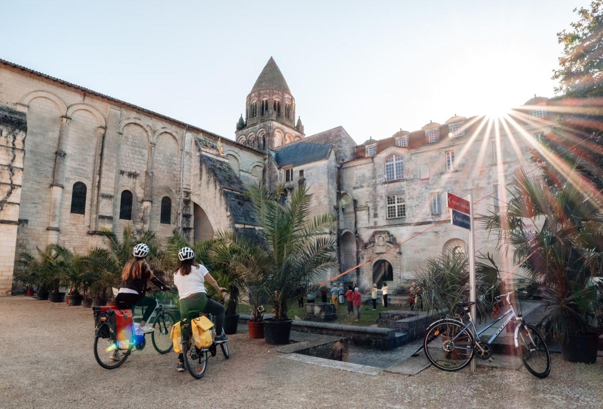 Les Chambres De L'Abbaye Saintes Luaran gambar