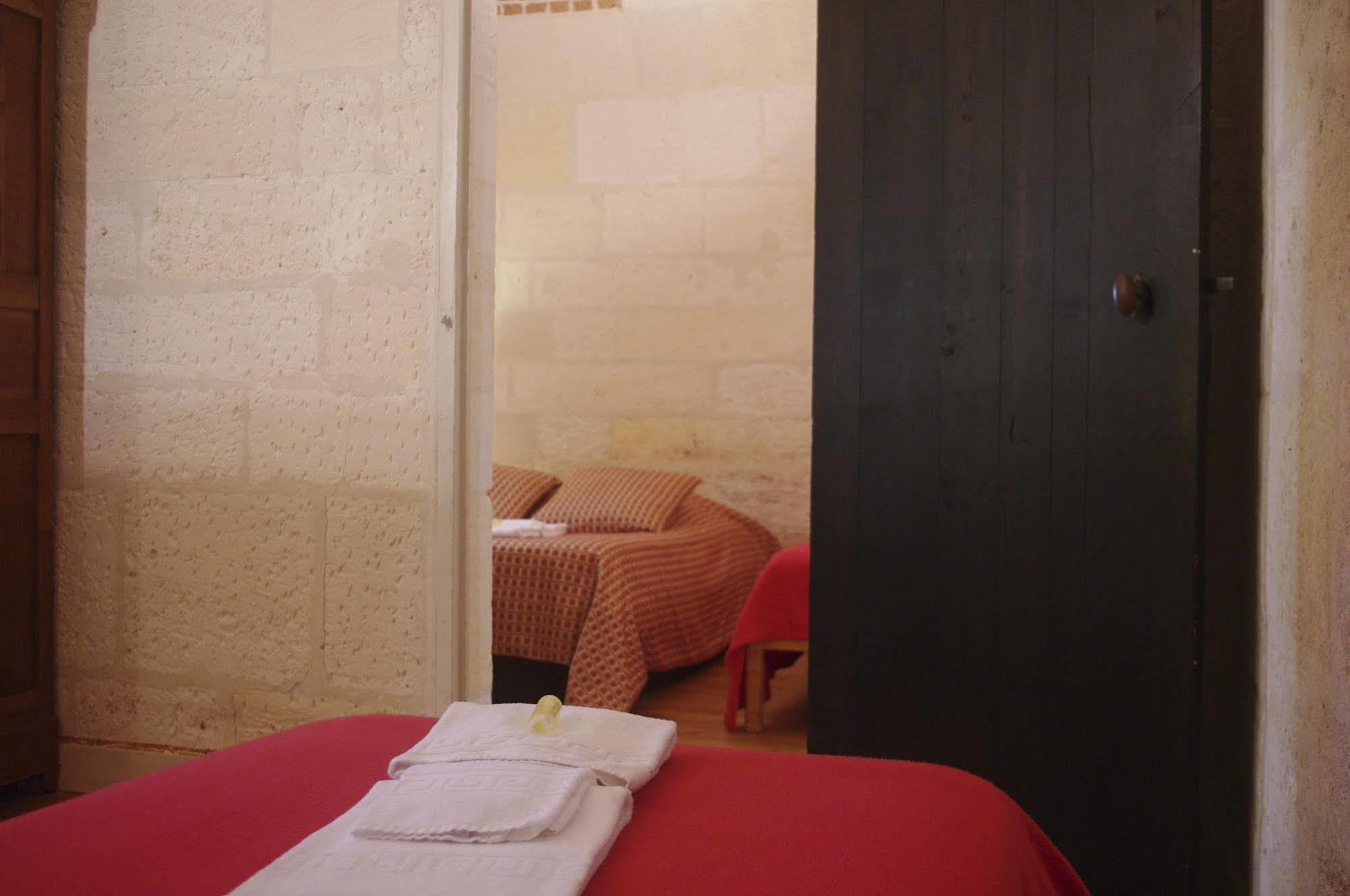 Les Chambres De L'Abbaye Saintes Luaran gambar