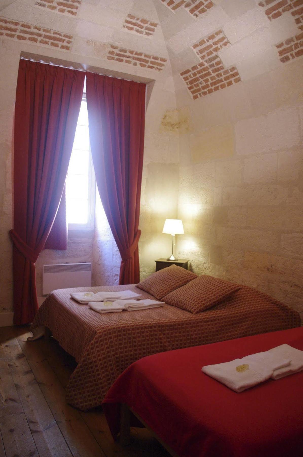 Les Chambres De L'Abbaye Saintes Luaran gambar