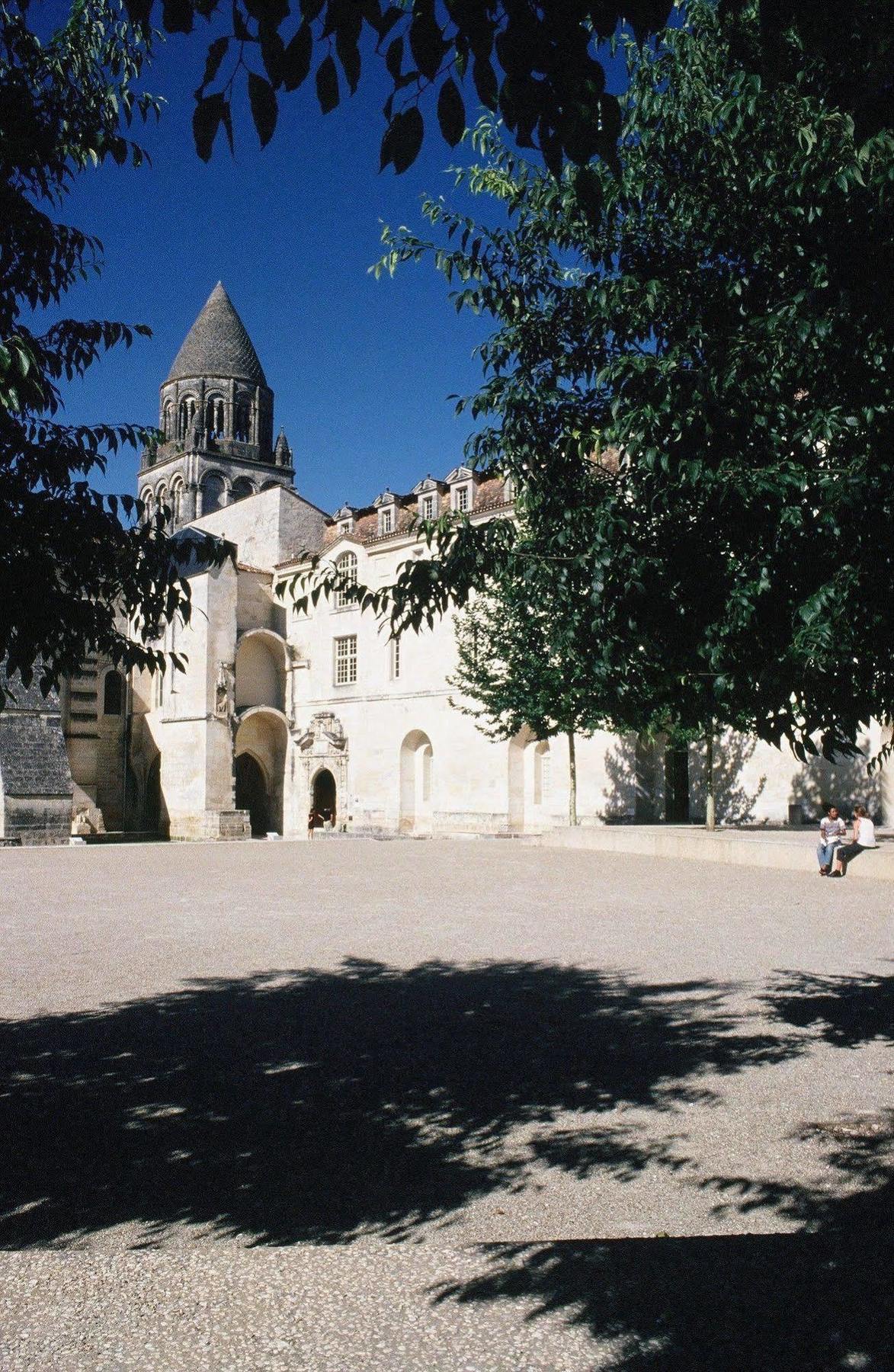 Les Chambres De L'Abbaye Saintes Luaran gambar